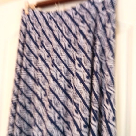Chico's Maxi Flowy Tribal Blue White Print Skirt - Picture 6 of 13
